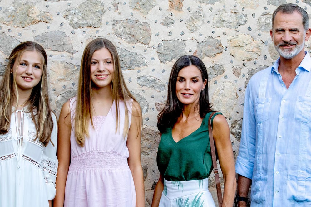 Prinzessin Leonor, Prinzessin Sofia, Königin Letizia und König Felipe: Die spanischen Royals zeigten sich in Valldemossa auf Mallorca.