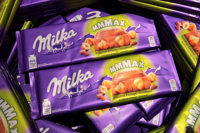 Schokolade von Milka: So sieht sie nicht mehr aus, denn die beliebte Leckerei hat jetzt einen neuen Look.
