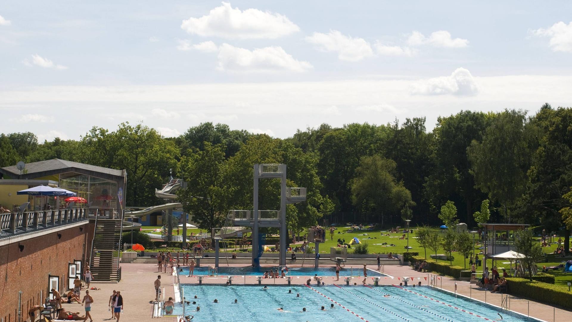 Freibad in Ingolstadt: Das Bad besticht vor allem durch seine besondere Lage.