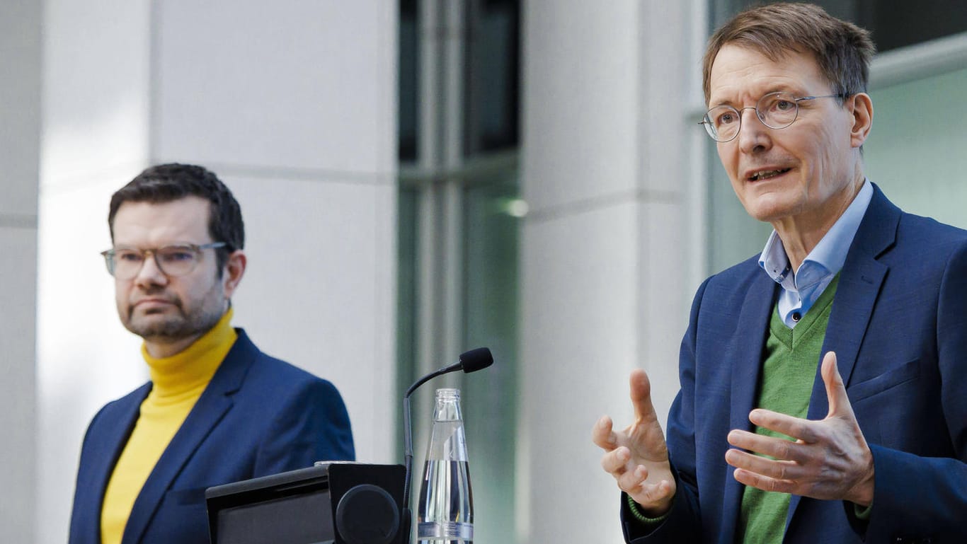 Justizminister Marco Buschmann (FDP) und Gesundheitsminister Karl Lauterbach (SPD): Experte Kristan Schneider kritisiert das neue Infektionsschutzgesetz der Bundesregierung.
