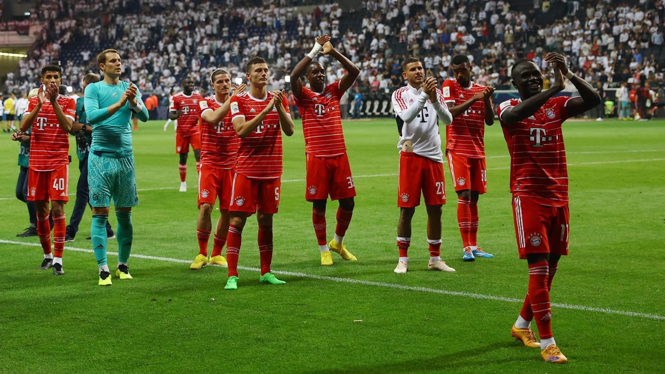Die Spieler des FC Bayern nach dem Sieg gegen Eintracht Frankfurt
