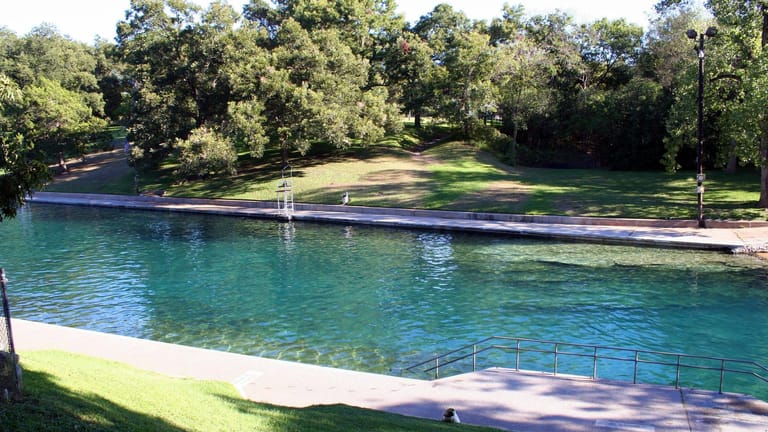 Barton Springs Pool in Austin, Texas: Das Wasser soll der Legende nach verjüngen.
