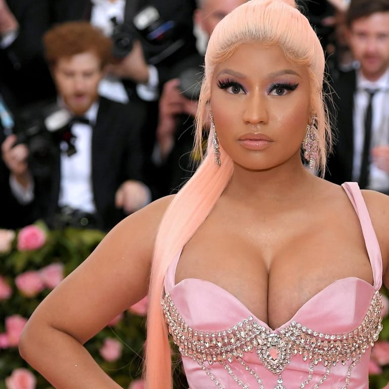 Nicki Minaj: Die Musikerin legte ihren bürgerlichen Namen im Rampenlicht ab.