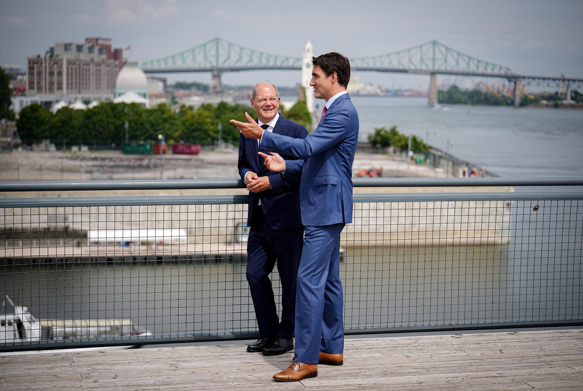 Scholz und Trudeau in Montreal: Die Laune ist gut.