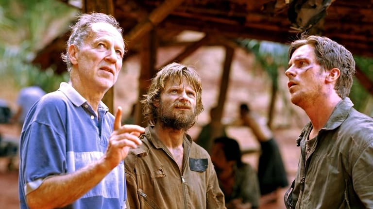 Werner Herzog (links) beim Dreh zu einem Hollywood-Film.