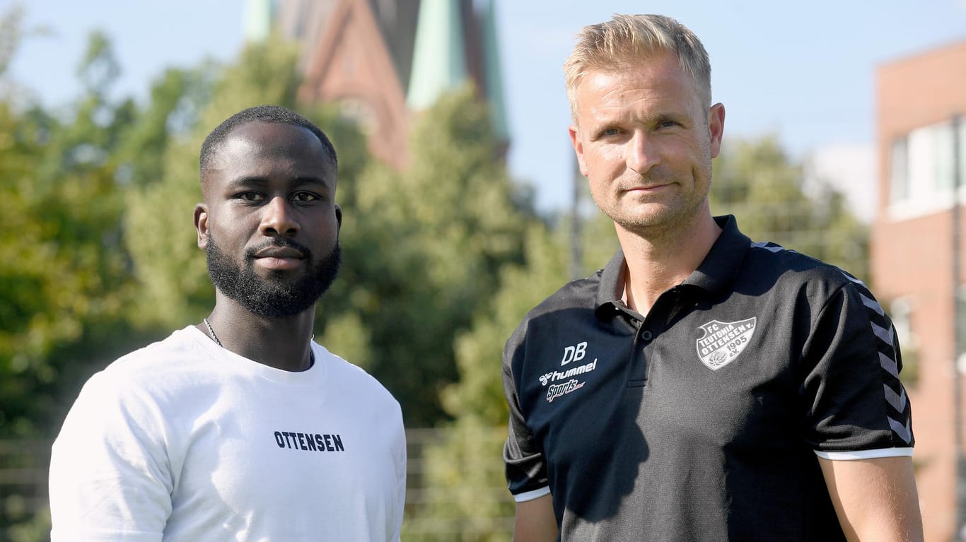 Teutonia-Trainer David Bergner (rechts) und sein Mannschaftskapitän Marcus Coffie wollen heute Fußballgeschichte schreiben.