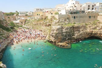 Polignano a Mare: Apulien ist ein beliebtes September-Reiseziel.