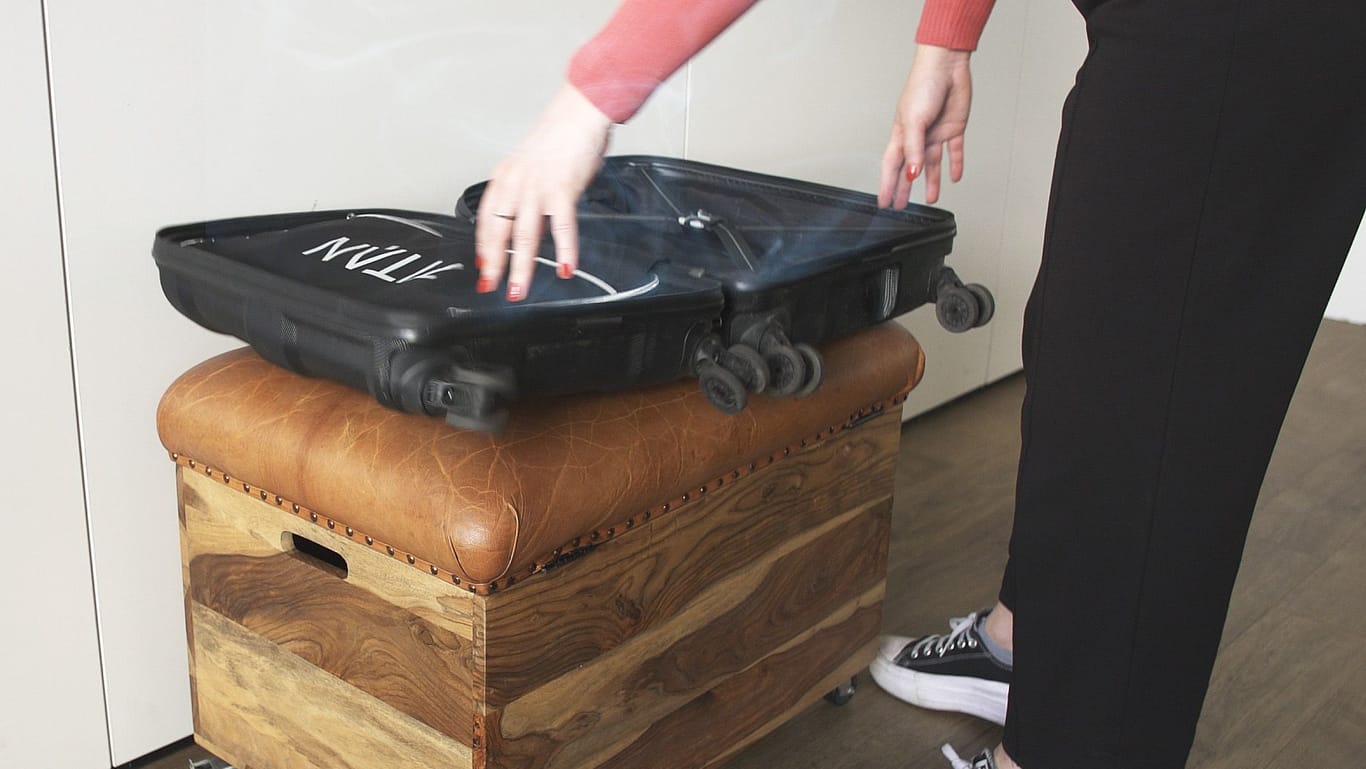 Koffer-Muff: Mit diesem Trick riecht das Gepäck wieder frisch.