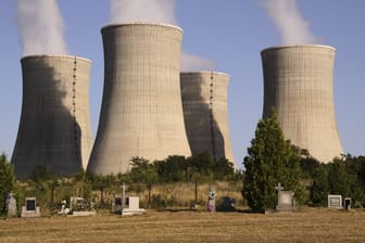 Das slowakische Kernkraftwerk Mochovce: Die staatliche Atomaufsichtsbehörde erteilte einem dritten Reaktorblock die Betriebsgenehmigung.