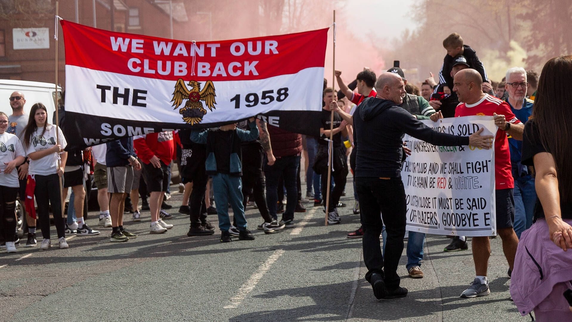 "We want our club back": Demonstrationen gegen die Glazer-Familie in Manchester.