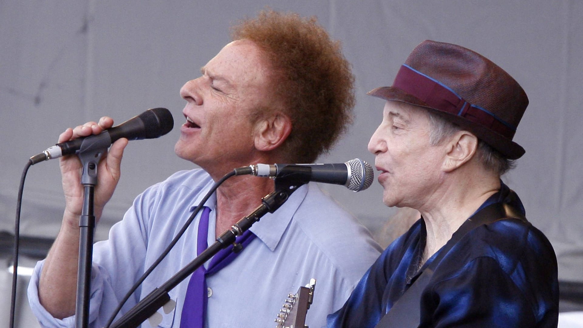 Art Garfunkel (l.) und Paul Simon bei einem Konzert: Sie machten "El Condor Pasa" zu einem Welthit.