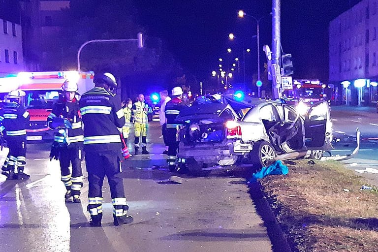 Unfallstelle in München: Der Tod des 26-Jährigen wurde in einer Klinik festgestellt.