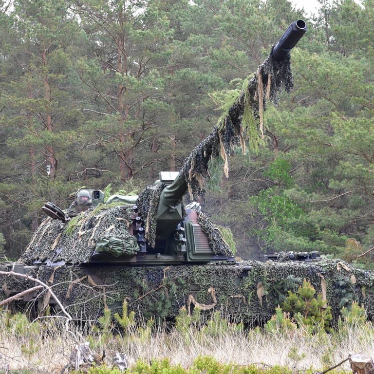 Panzerhaubitze 2000: Deutschland hat mehrere der Artilleriegeschütze an die Ukraine geliefert.