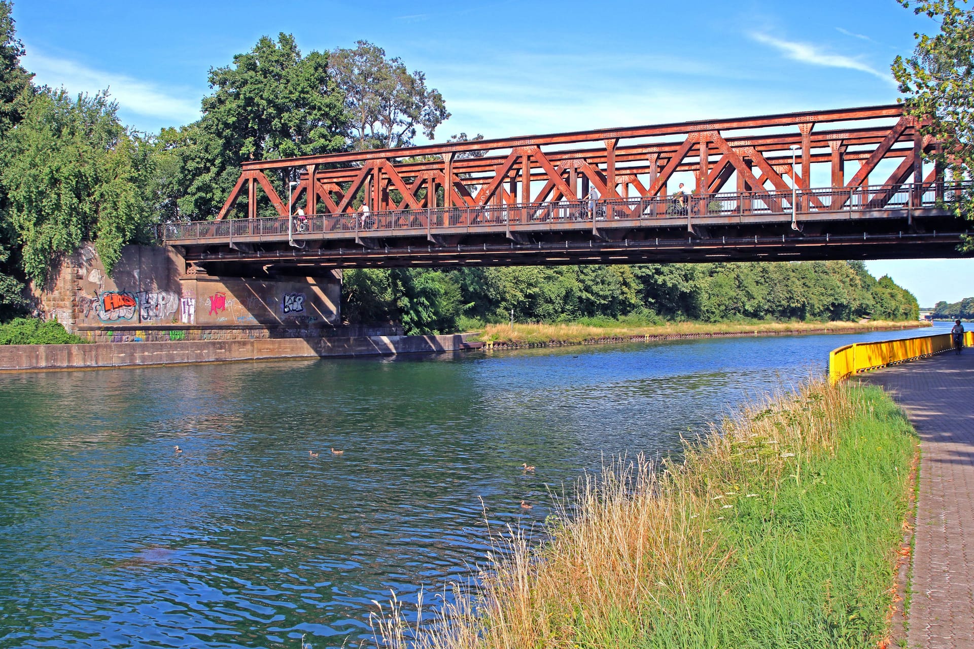 Der Wesel-Datteln-Kanal (Symbolbild): In der Nähe von Marl ging der Junge unter.