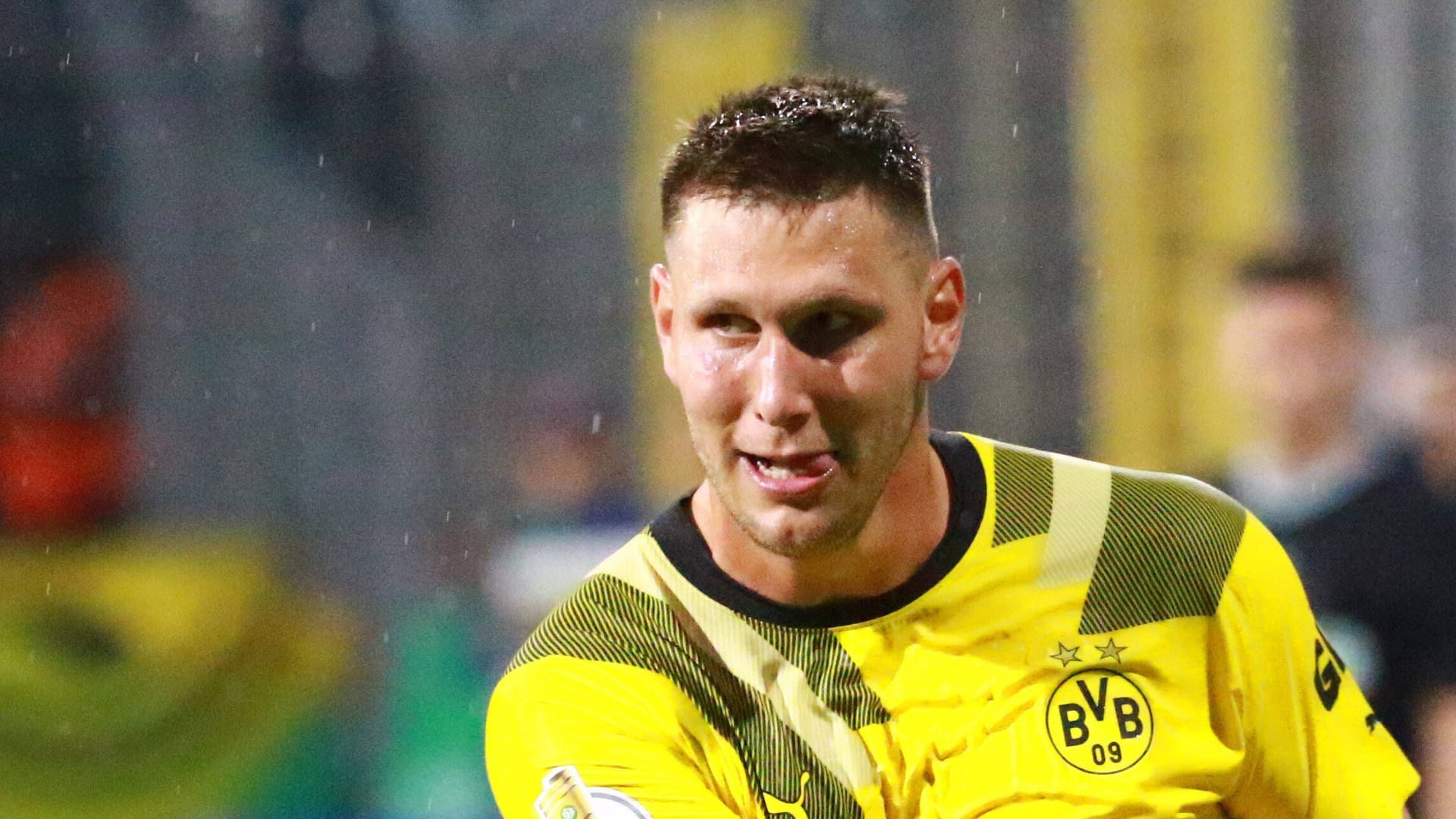 Niklas Süle: Der BVB muss zum Bundesliga-Saisonstart auf den kantigen Innenverteidiger verzichten. Niklas Süle: Der BVB muss zum Bundesliga-Saisonstart auf den kantigen Innenverteidiger verzichten.