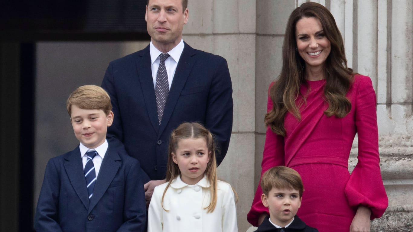 Prinz William und Herzogin Kate mit ihren drei Kindern: Die Familie ist kürzlich aus London weggezogen.