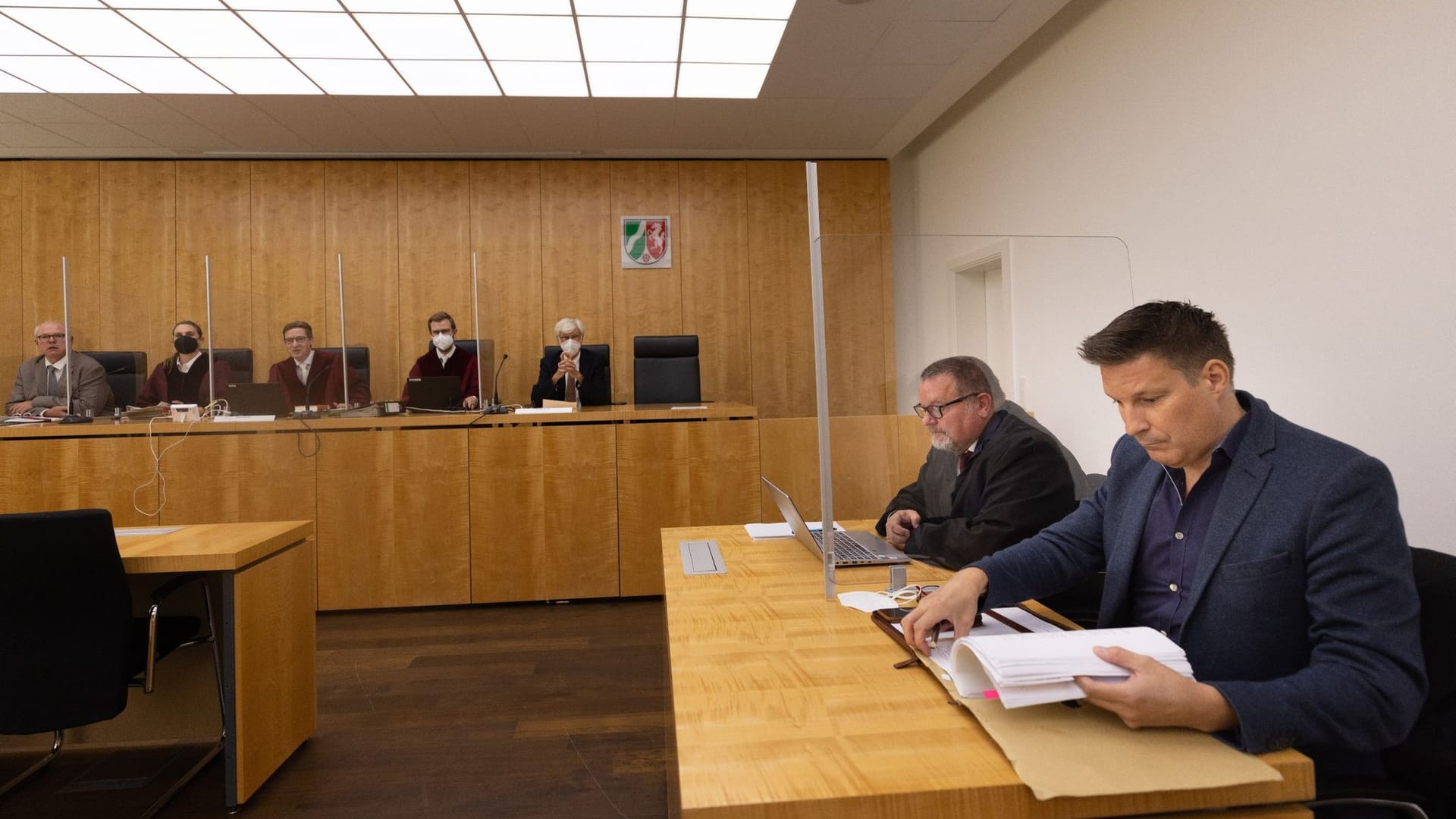 NRW-Gericht entscheidet über Schließungen bei Corona-Lockdown NRW-Gericht entscheidet über Schließungen bei Corona-Lockdown