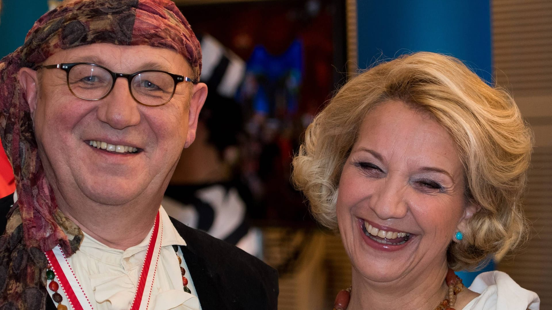 Birgit Spanner-Ulmer mit Ehemann Eckard be einer Fastnacht-Livesendung. Birgit Spanner-Ulmer mit Ehemann Eckard be einer Fastnacht-Livesendung.