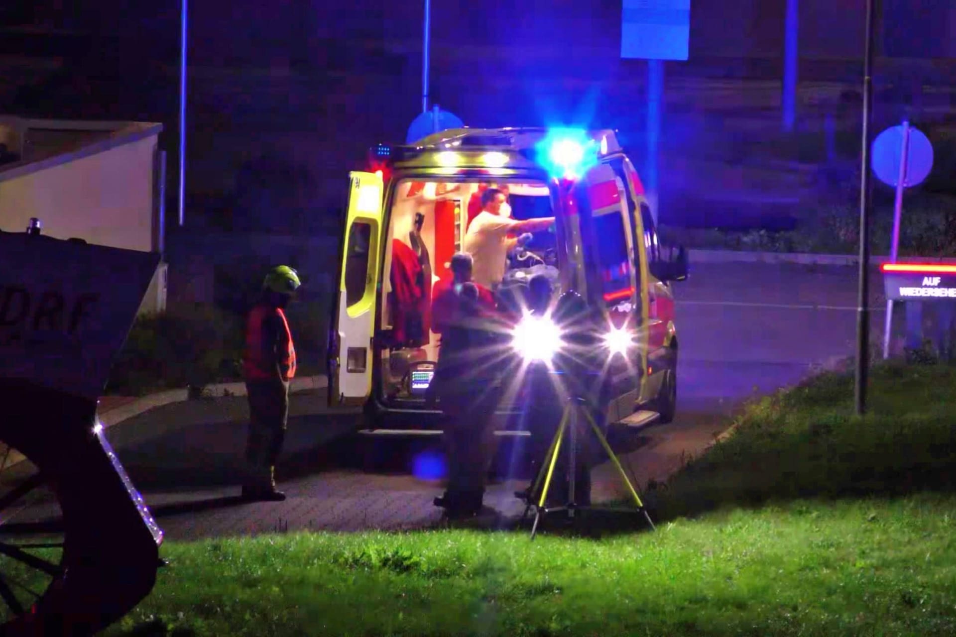 Rettungseinsatz in Oberkrämer (Archivfoto): Mehrere Personen wurden verletzt ins Krankenhaus gebracht.