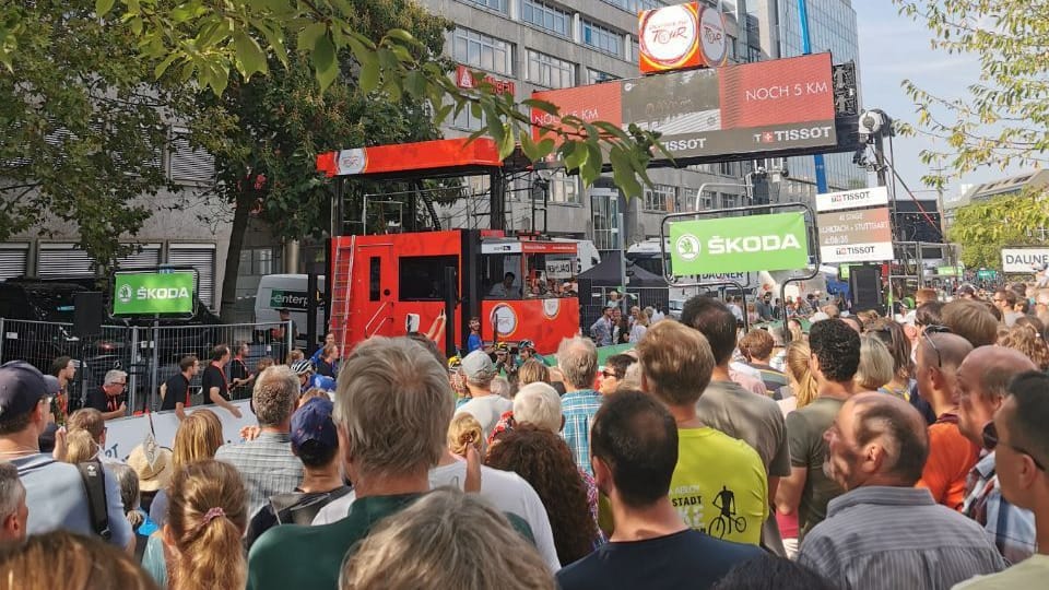 Proppenvoller Zielbereich in Stuttgart: Beim Finale der Deutschland Tour wollen Tausende live dabei sein.