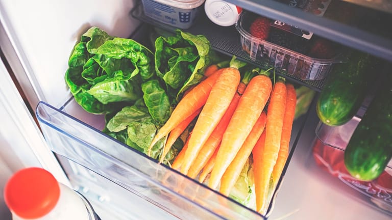 Karotten: Im Gemüsefach des Kühlschranks sind sie am besten aufgehoben.