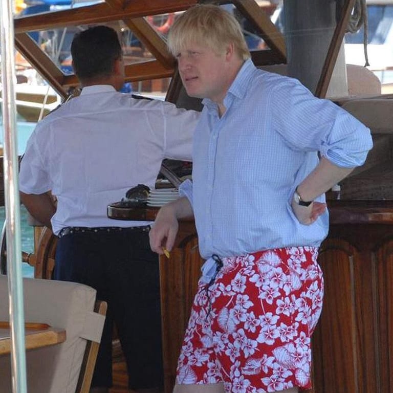 Boris Johnson im Griechenland-Urlaub: "Ich versichere Ihnen, er wird immer noch durch seine E-Mails gehen".