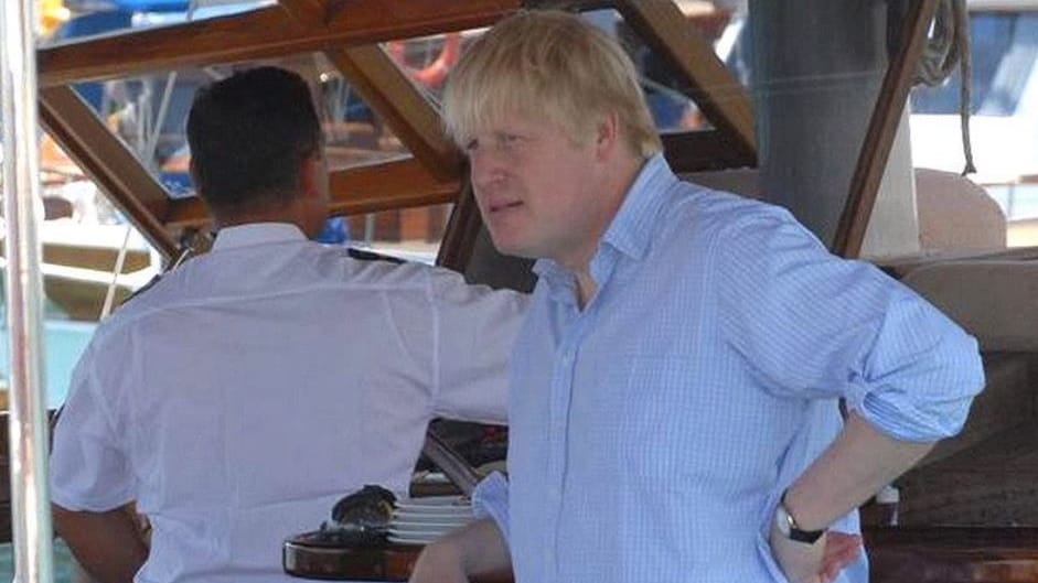 Boris Johnson im Griechenland-Urlaub: "Ich versichere Ihnen, er wird immer noch durch seine E-Mails gehen".