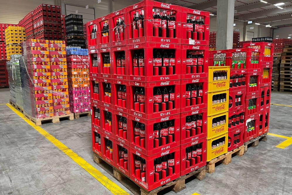 Coca-Cola: Der Getränkehersteller hat die Belieferung von Edeka Berichten zufolge ausgesetzt.