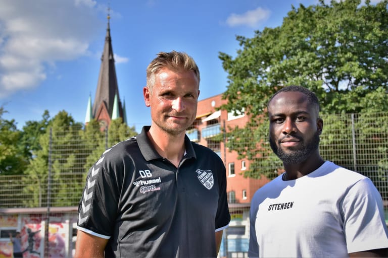 Ottensen-Trainer David Bergner und Kapitän Marcus Coffie: Der Fußball-Regionalligist aus Hamburg trifft im DFB-Pokal auf Titelverteidiger RB Leipzig.