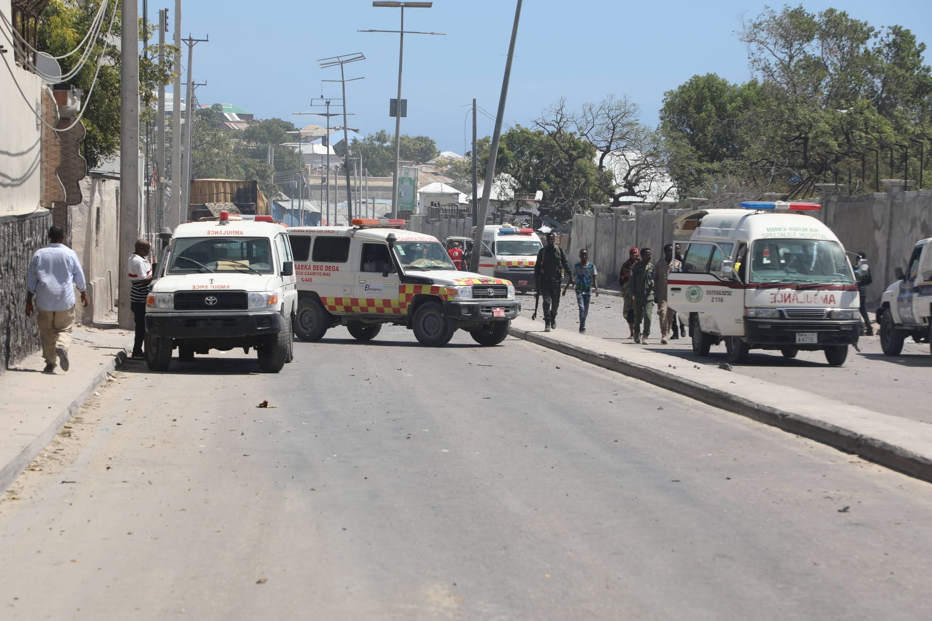 Rettungskräfte in Mogadischu Anfang des Jahres nach einem Attentat: Jetzt ist ein Hotel angegriffen worden.