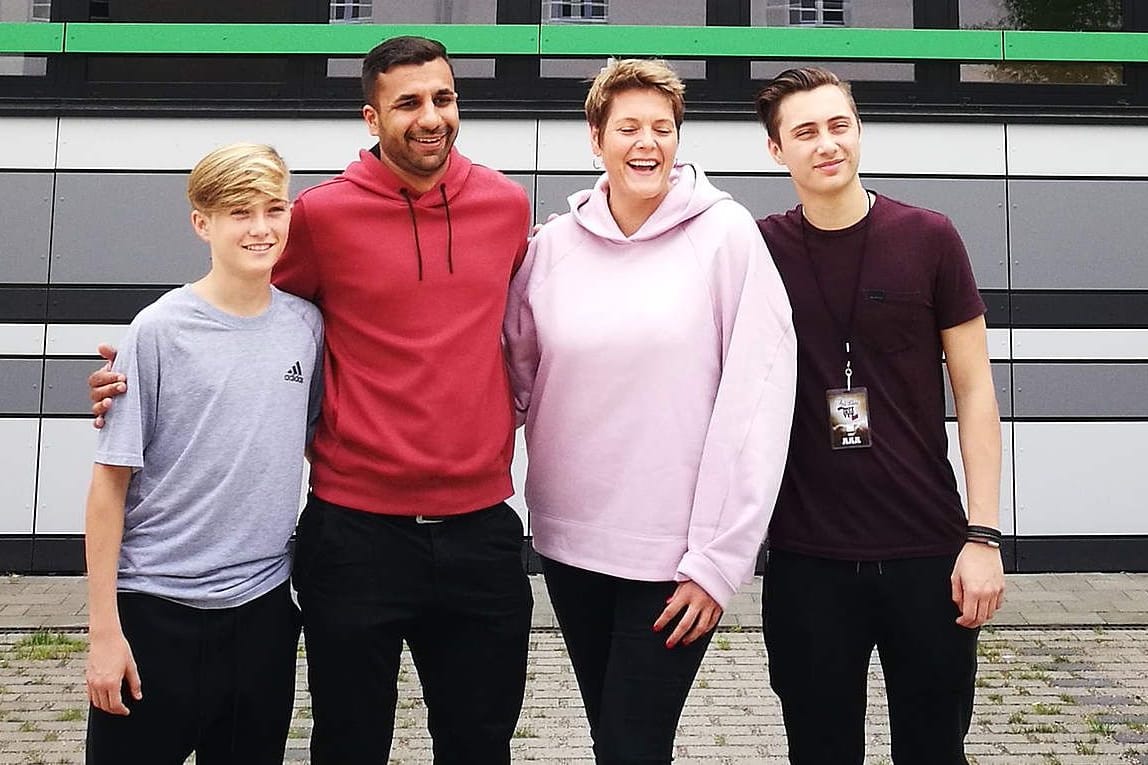 Matthew Collins (l.) und sein Bruder Nicholas (r.) 2019 in der 96-Akademie (Archivbild): Heute spielt der 17-Jährige in der U19-Mannschaft.