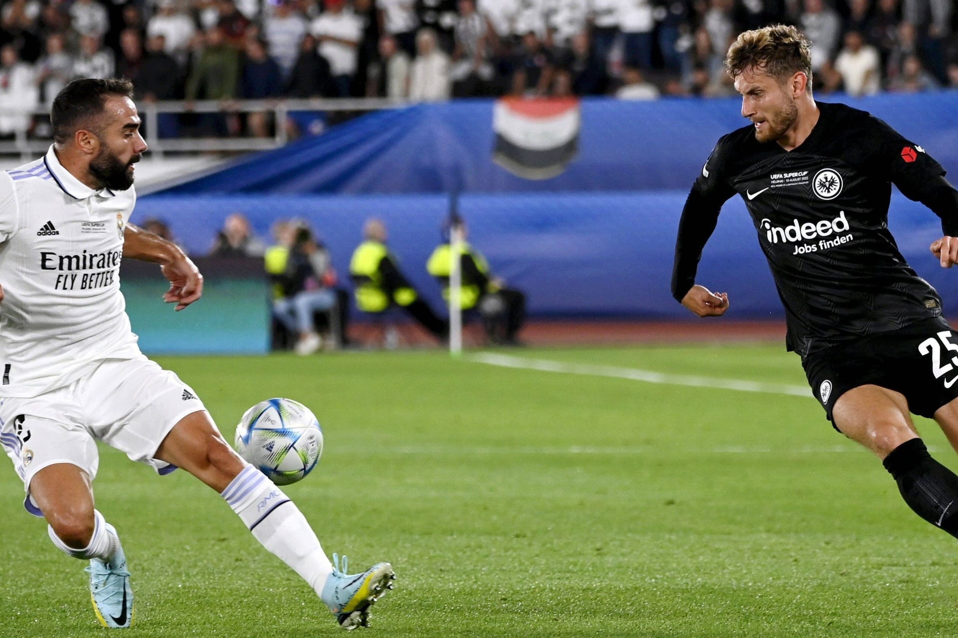 Dani Carvajal (l.) und Christopher Lenz: Sie standen sich gestern mehrfach im direkten Duell gegenüber.