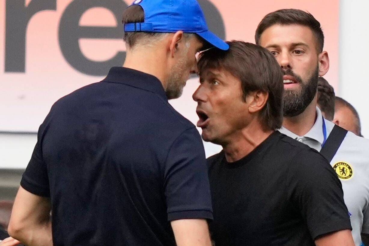 Thomas Tuchel (l.): Der Trainer des FC Chelsea geriet mit Tottenham Hotspur-Trainer Antonio Conte aneinander.