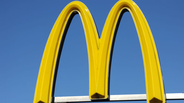 McDonald's-Firmenlogo (Archivbild): Der Konzern streitet sich regelmäßig ums Markenrecht.