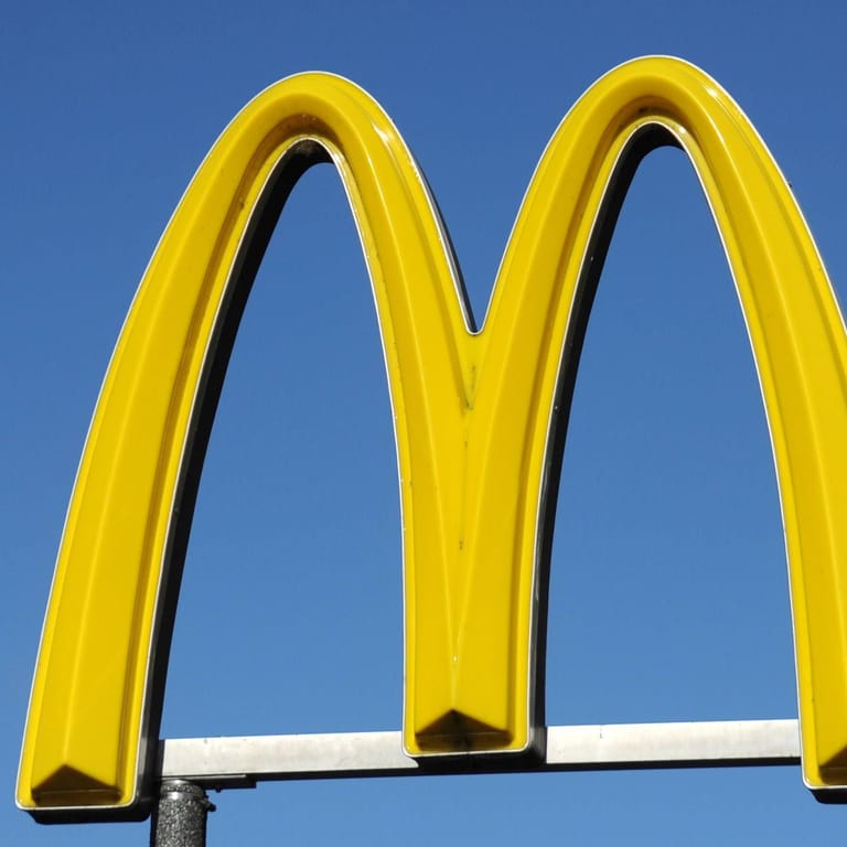McDonald's-Firmenlogo (Archivbild): Der Konzern streitet sich regelmäßig ums Markenrecht.