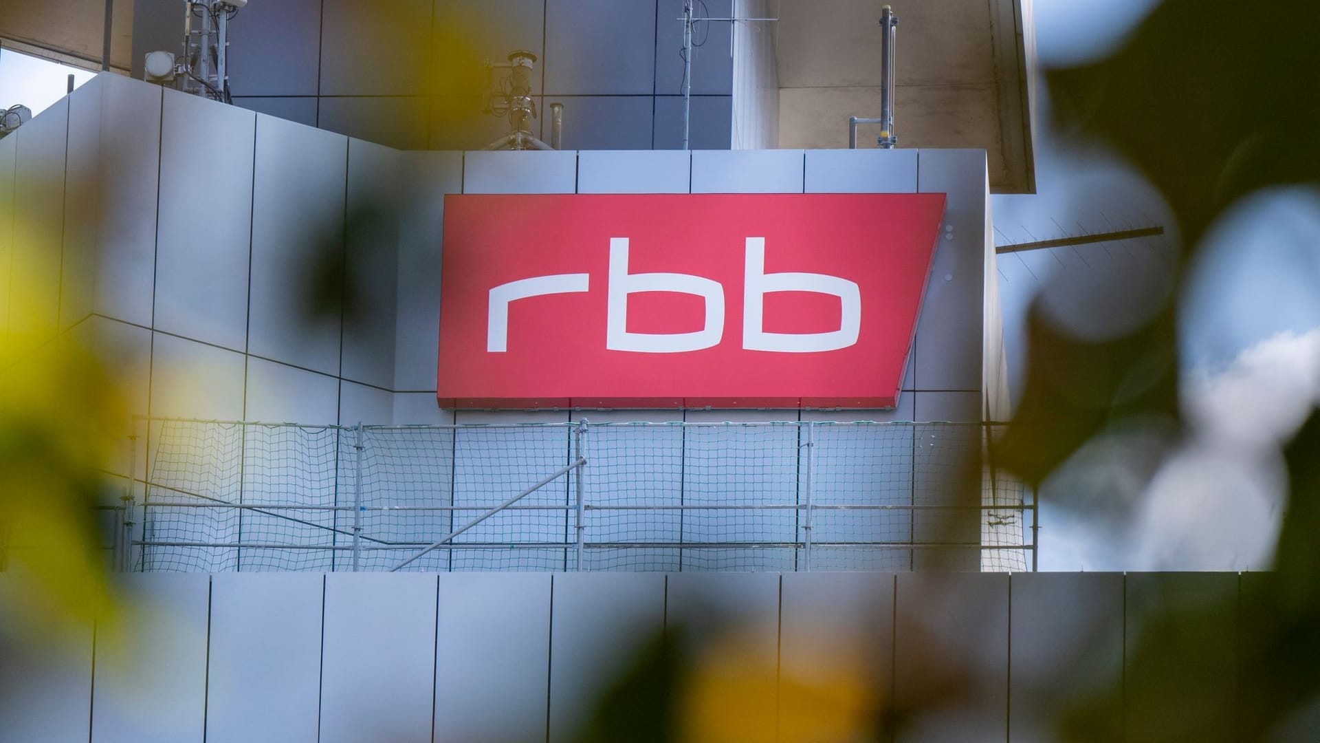 RBB-Gebäude (Archivbild): Mehr als eine halbe Million Euro soll der Umbau der Intendanz-Etage gekostet haben.