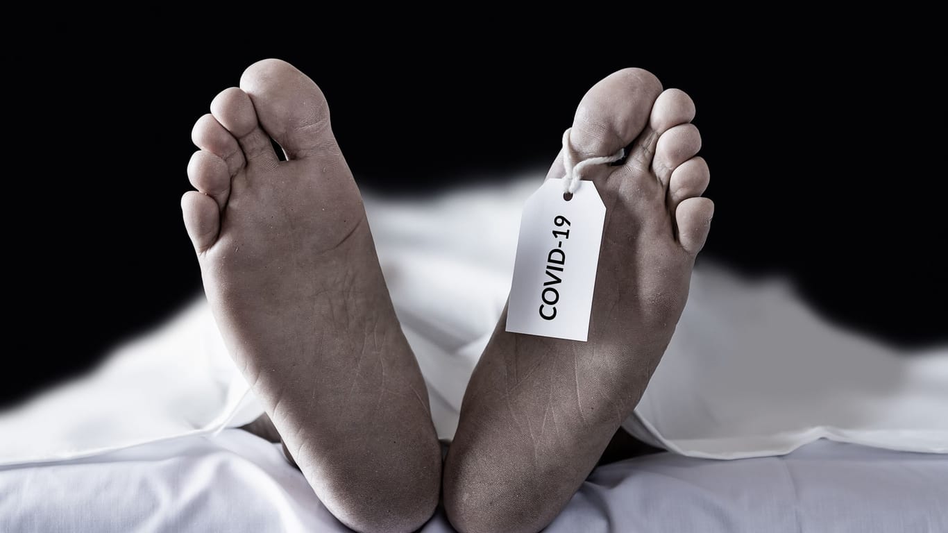 Corona-Todesfälle (Symbolbild): Je mehr Infektionen es gibt, desto mehr Menschen sterben auch an Covid-19.