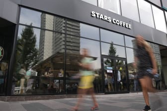 Russland hat die "Starbucks"-Kette nachgeahmt: Dort heißen die Geschäfte nun "Stars Coffee".