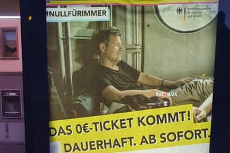 In Erlangen sorgt eine Fake-Kampagne zum 0-Euro-Ticket für Aufmerksamkeit.
