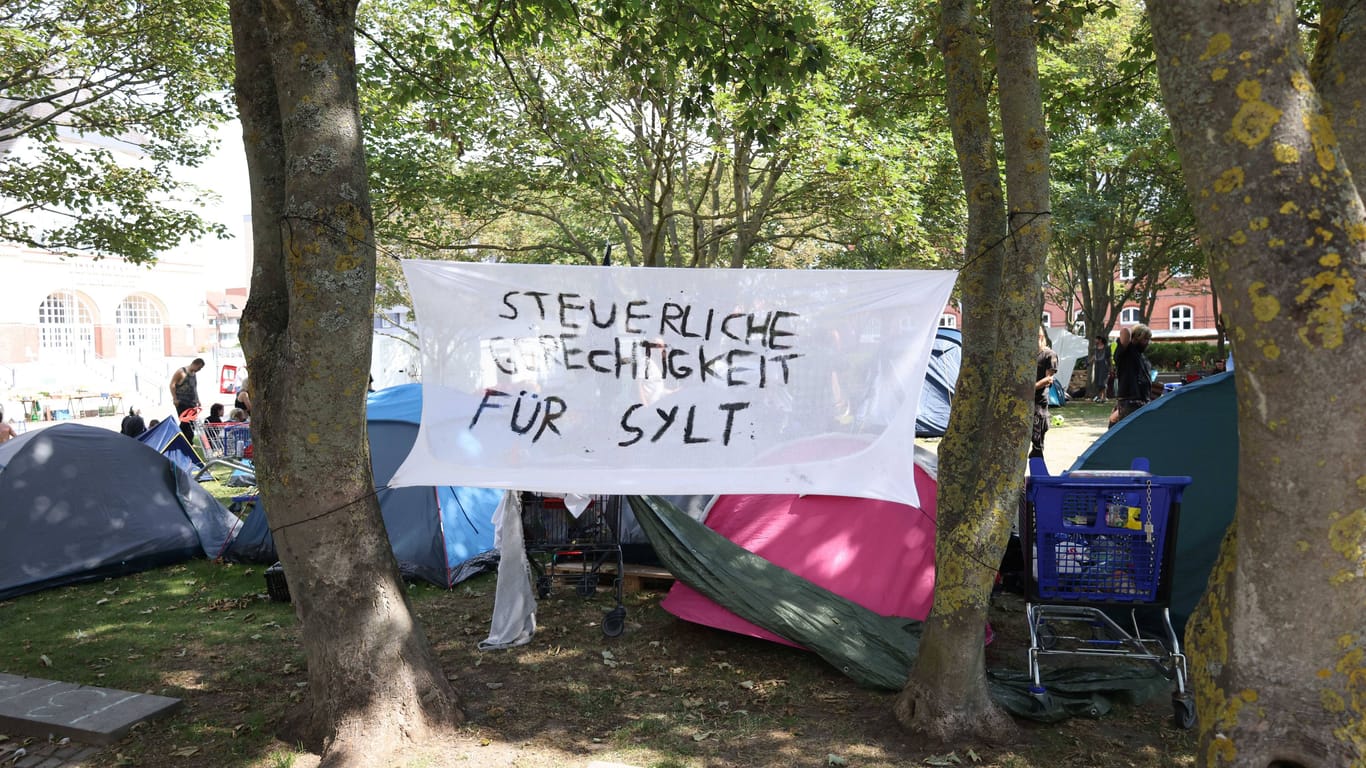 Protestcamp von Punkern in Westerland (Archivfoto): Was aus den dort lebenden Menschen wird, ist unklar.
