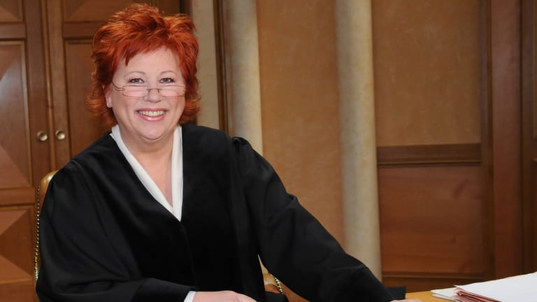 Barbara Salesch: Von 1999 bis 2012 war sie als Richterin im TV zu sehen.