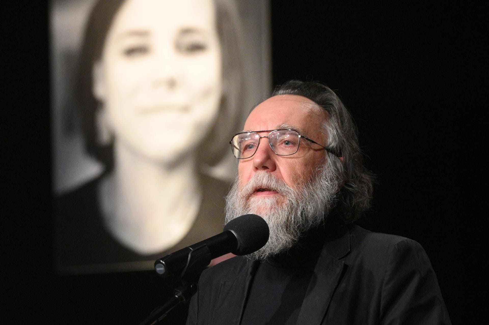 Alexander Dugin bei der Trauerfeier: Der Einfluss des Ideologen ist umstritten.