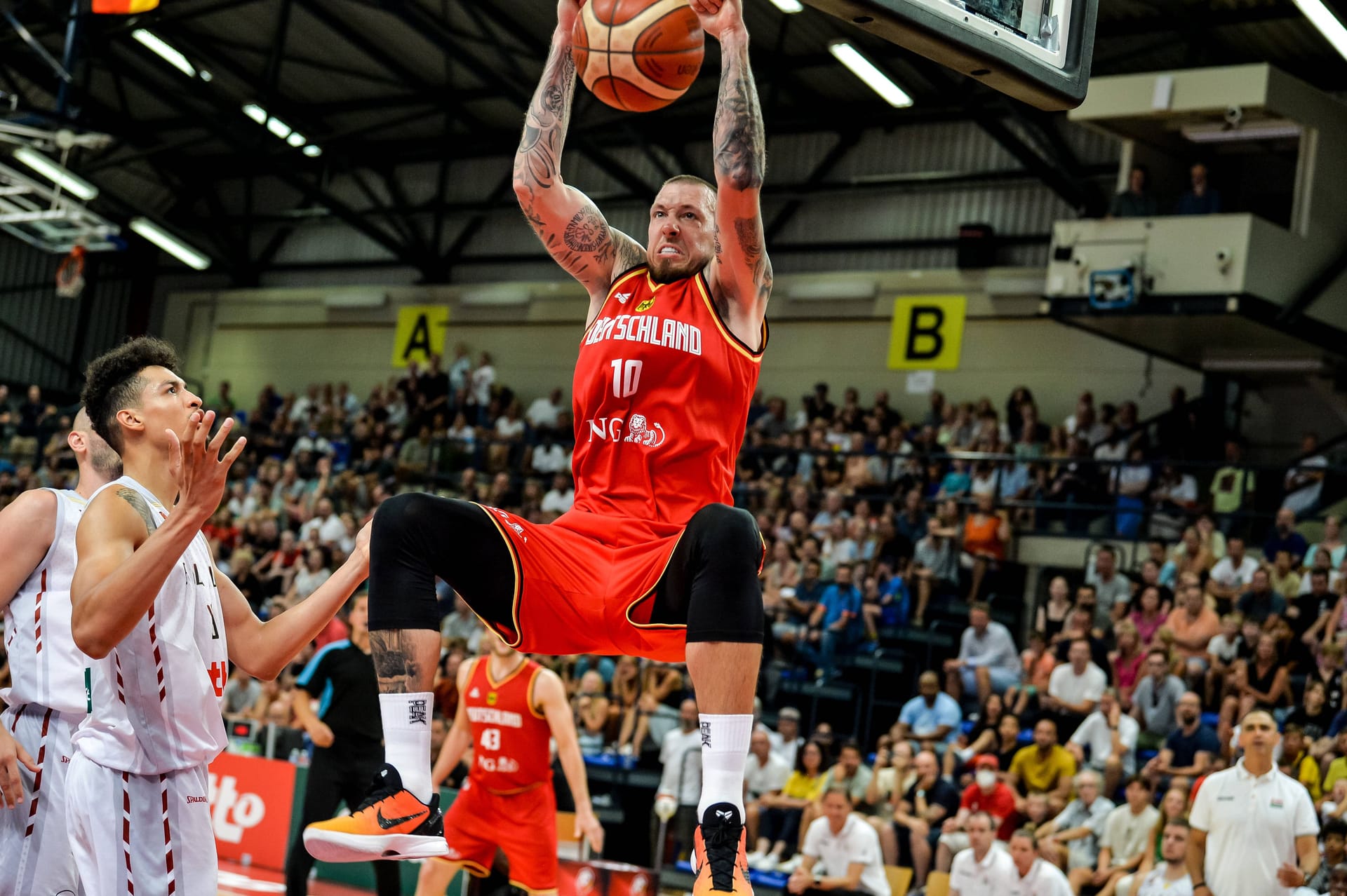 Daniel Theis: Forward/Center, 30 Jahre alt, Indiana Pacers, 2,03 Meter