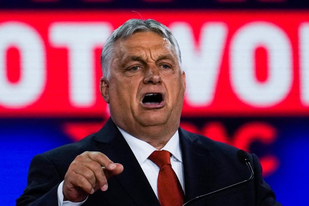 Viktor Orbán steht am Rednerpult beim CPAC-Kongress: Der ungarische Regierungschef sparte nicht mit markigen Worten.