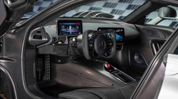 Carbon and Alcantara: The interior has its own appeal.