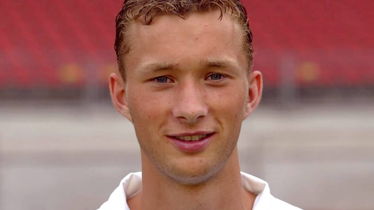 Erste Schritte im Profifußball: Simon Rolfes holte mit Werder 2004 das Double, in der Bundesliga kam er für Bremen aber nie zum Einsatz.