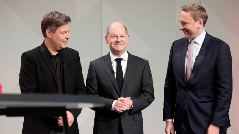 Robert Habeck (Grüne), Olaf Scholz (SPD) und Christian Lindner (FDP): Die Regierungspolitiker sind weiter stark gefordert.