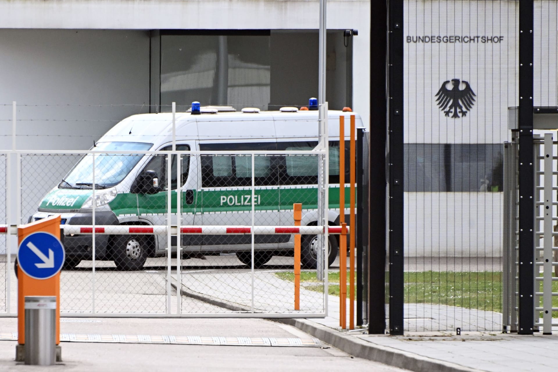 Außenstelle des Bundesgerichtshof (BGH): Hier fand die Haftprüfung des Rechtsextremisten Peter S. statt.