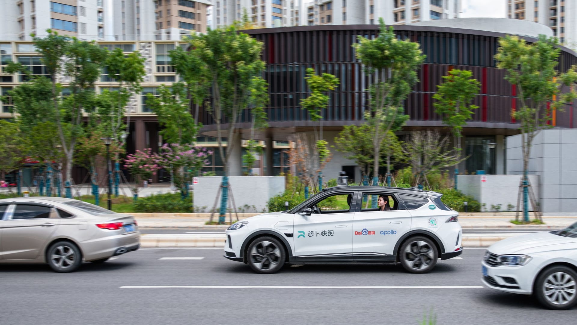 Baidu-s-fully-driverless-robotaxi-providing-service-public-open-roads