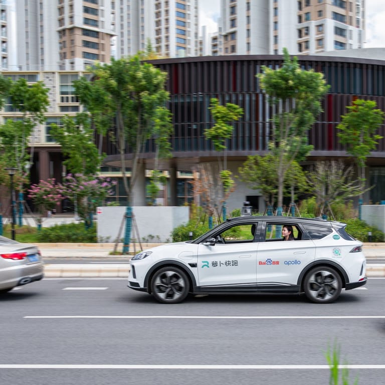 Baidu-s-fully-driverless-robotaxi-providing-service-public-open-roads